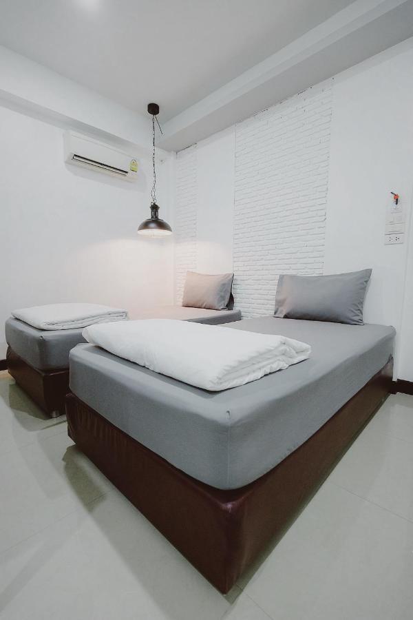 Hotel Pine Cafe'&Bed Phra Nakhon Si Ayutthaya Exterior foto