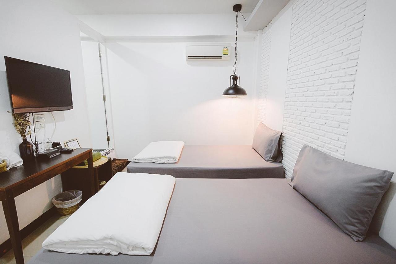 Hotel Pine Cafe'&Bed Phra Nakhon Si Ayutthaya Exterior foto