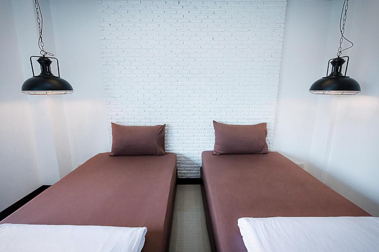 Hotel Pine Cafe'&Bed Phra Nakhon Si Ayutthaya Exterior foto