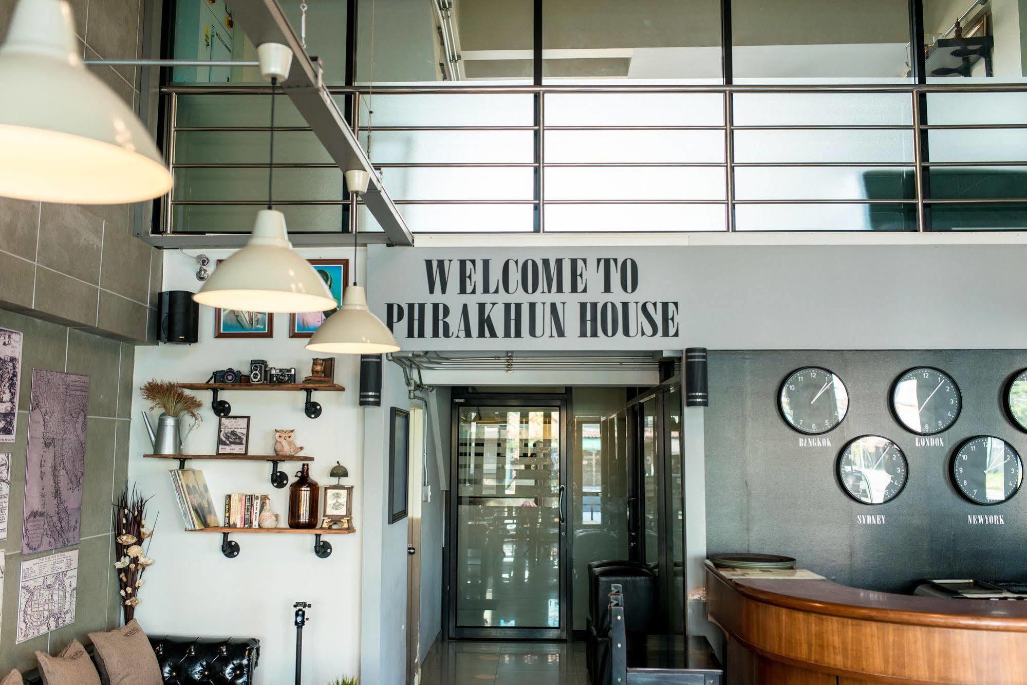Hotel Pine Cafe'&Bed Phra Nakhon Si Ayutthaya Exterior foto